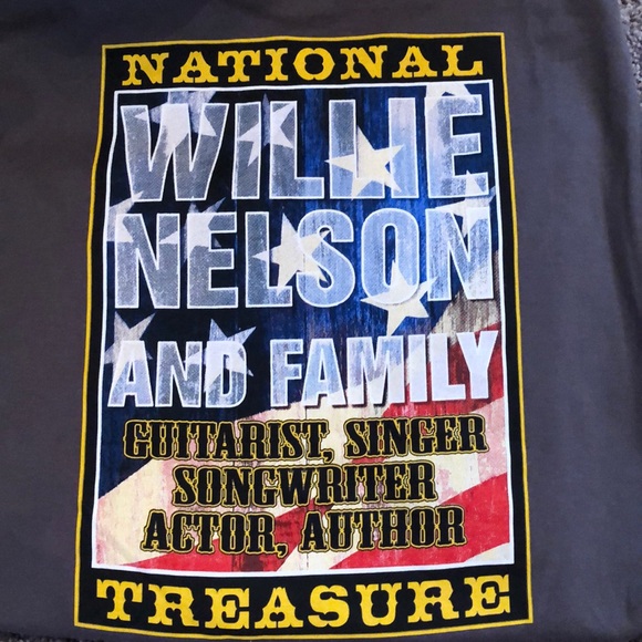 Willie Nelson and Family Tee - Picture 5 of 5